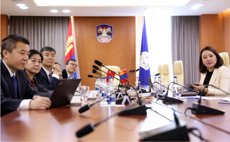 Улаанбаатар хотод хэрэгжүүлж буй хөгжлийн мега төслүүдэд хамтран ажиллах боломжийн талаар санал солилцлоо